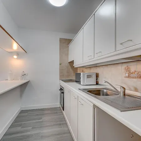 Great Terrace Ac In Heated Pool Wifi Parking Apartamento